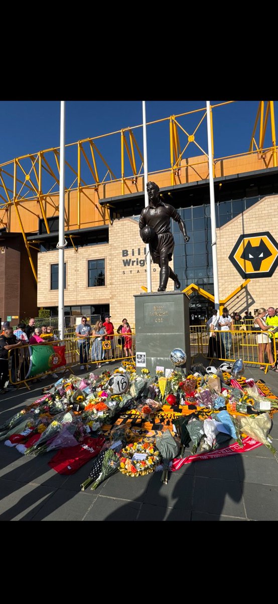 jakaban's tweet photo. 🙏🙏🙏#wwfc,#lfc https://t.co/LSrB5ED9Xf