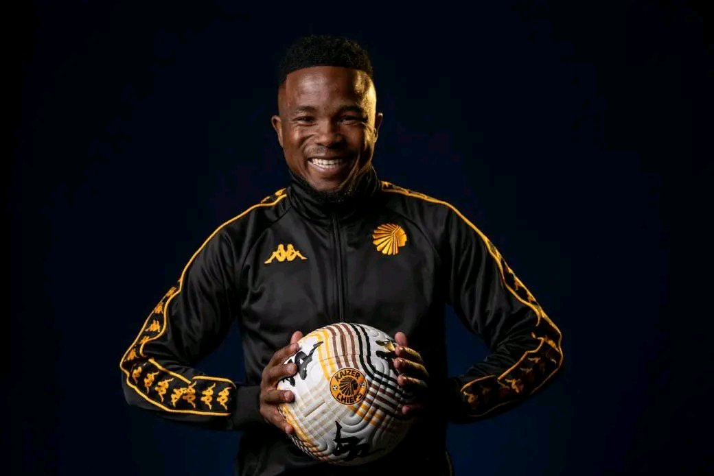 U_F_Hub's tweet photo. 🌍 South Africa

Player Movement

#KaizerChiefs confirmed players

Your thoughts please... https://t.co/EkprSi4hQl