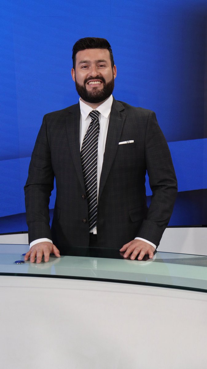 EmmE2111's tweet image. ¡Sorpresa! En unos minutos más los esperamos en punto de las 12 del mediodía en el @telediario. Tendré el honor de acompañar a @janupi y a @cecysalamanca en la conducción. Los esperamos 😁