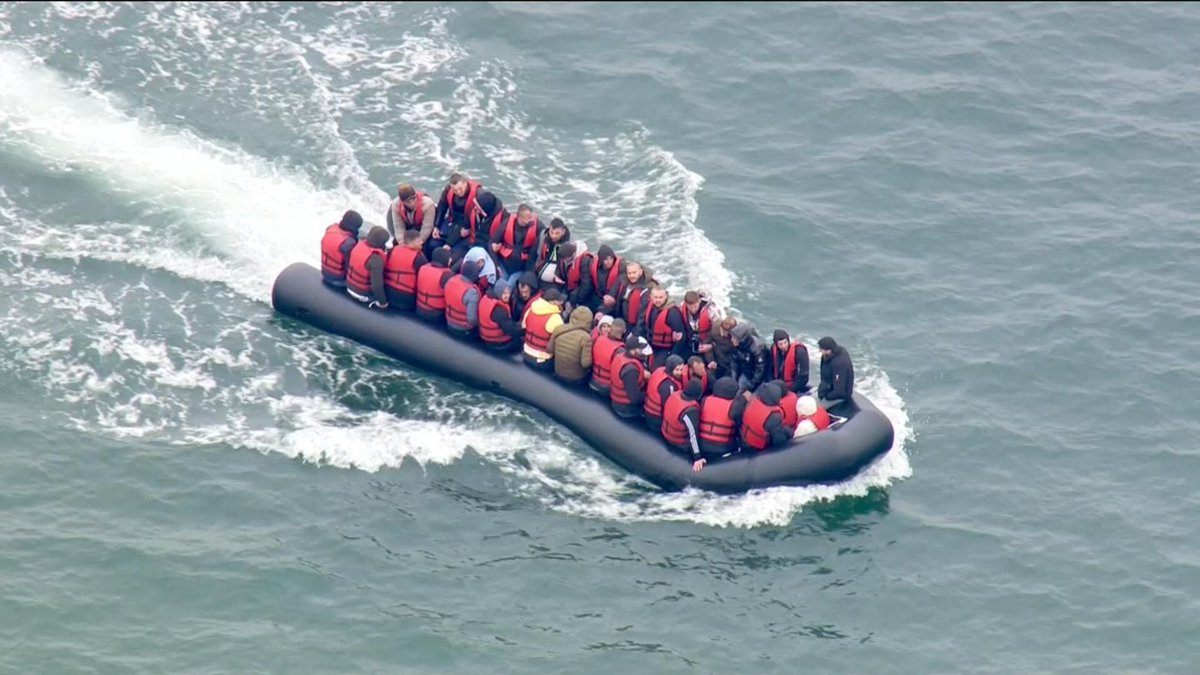 BasilTheGreat's tweet photo. 🚨NEWS: Channel Migrants CONFIRMED to be 24x more likely than British to go to Prison

Worst behaved Doctors and Engineers ever https://t.co/obB5DZt4hY