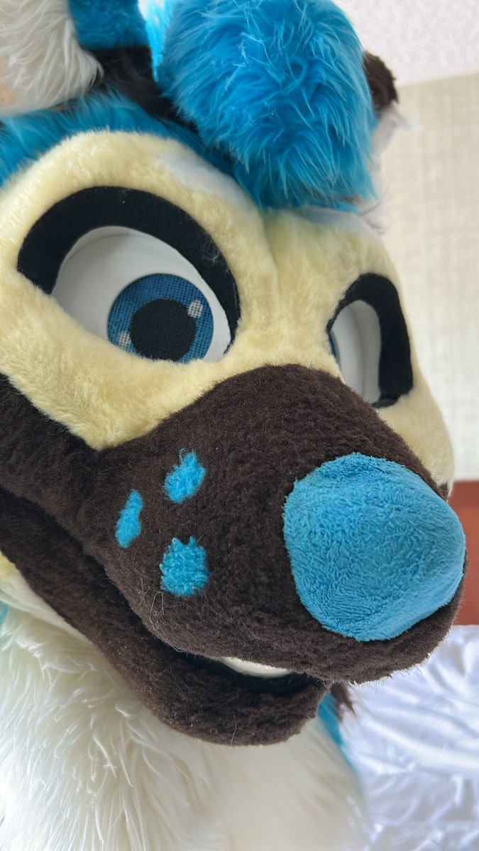 Gonna go suiting come say hi
