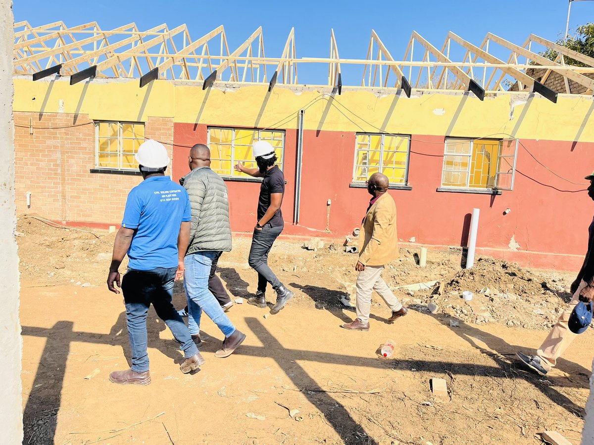 EFFward11's tweet image. ♦️FIGTREE CLINIC♦️
Ward Cllr Mafia Fane did a site inspection and attended the progress meeting at the Figtree Clinic, KaHoyi Village Ward 11 earlier today. There’s construction work that is currently underway at the clinic with aim of improving its facilities to meet the…