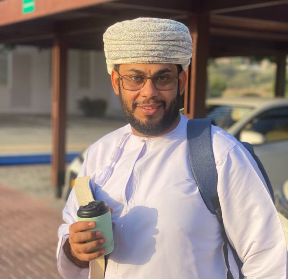 كلمة حق يجب أن تقال في شخص أ.#عبدالله_الجهوري -معلم اللغة العربية- بـ #معهد_مسقط الذي حول نظام مقابلات قبول الطلاب الجدد بـ #معاهد_العلوم_الإسلامية من النظام القديم القائم على المقابلة الشفهية إلى النظام الجديد القائم على المقابلة الإلكترونية من خلال إنشاء نظام إلكتروني متكامل.