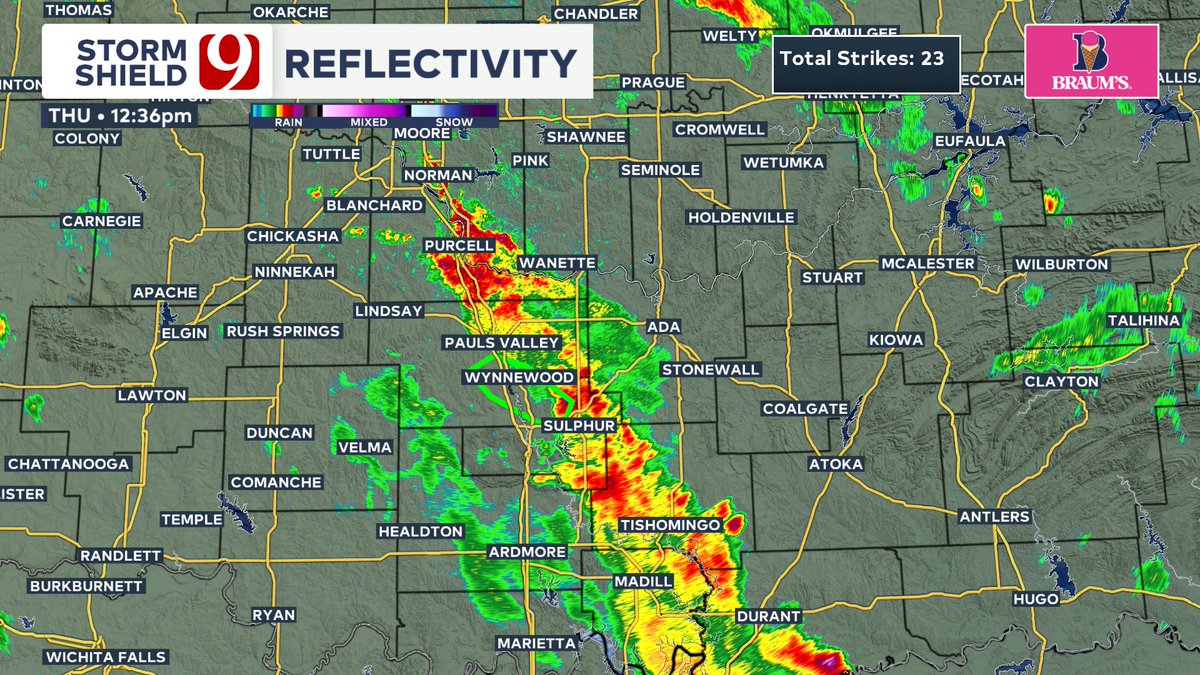 Tracking tropical downpours and occasional lightning develop across the area. These slow moving storms will produce some dangerous lightning and blinding rains as they drift north at 15 mph. NO severe weather is anticipated but watch out for some localized flooding. #okwx