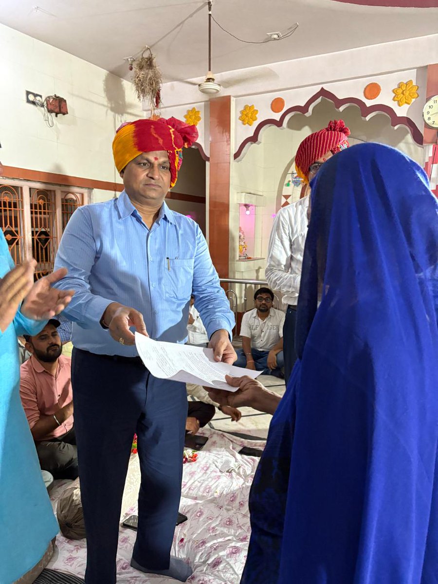 પાંડાતીરથ ખાતે ધારાસભ્યશ્રી <a href="/PVarmoraBJP/">Prakash Varmora</a> જીની ઉપસ્થિતિમાં રાત્રીસભા યોજી, સરકારશ્રીના વિવિધ વિભાગના અધિકારીશ્રીઓ દ્વારા તેમની વિવિધ યોજનાઓ વિશે સમજણ આપી અને ગામના પ્રશ્નો સાંભળ્યા અને નિરાકરણની ખાત્રી આપી.
<a href="/PMOIndia/">PMO India</a>, <a href="/CMOGuj/">CMO Gujarat</a> <a href="/CollectorMorbi/">Collector & District Magistrate, Morbi</a> <a href="/ddomorbi1/">District Panchayat MORBI</a> <a href="/InfoGujarat/">Gujarat Information</a>  <a href="/GujPRHDept/">Panchayat, Rural Housing & Rural Dev. Department</a>