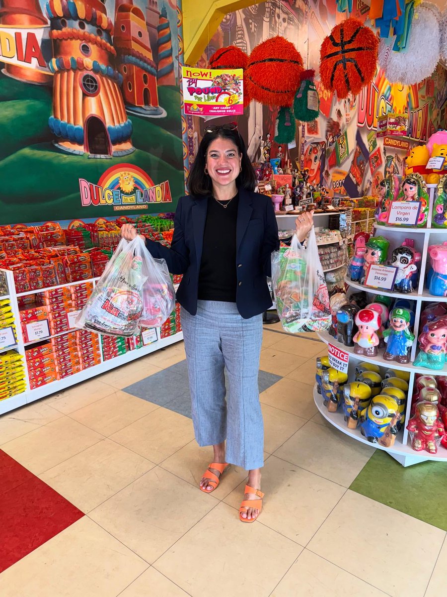 Chicago City Clerk (@chicityclerk) on Twitter photo I had a great time visiting our <a href="/chicagocitykey/">Chicago CityKey</a> partner, Dulcelandia in Little Village! Dulcelandia is a well-known candy store that brings comfort to so many neighborhoods throughout Chicago. Get a 10% discount on your total purchase by showing them your CityKey! 🍠I had a great time visiting our <a href="/chicagocitykey/">Chicago CityKey</a> partner, Dulcelandia in Little Village! Dulcelandia is a well-known candy store that brings comfort to so many neighborhoods throughout Chicago. Get a 10% discount on your total purchase by showing them your CityKey! đźŤ