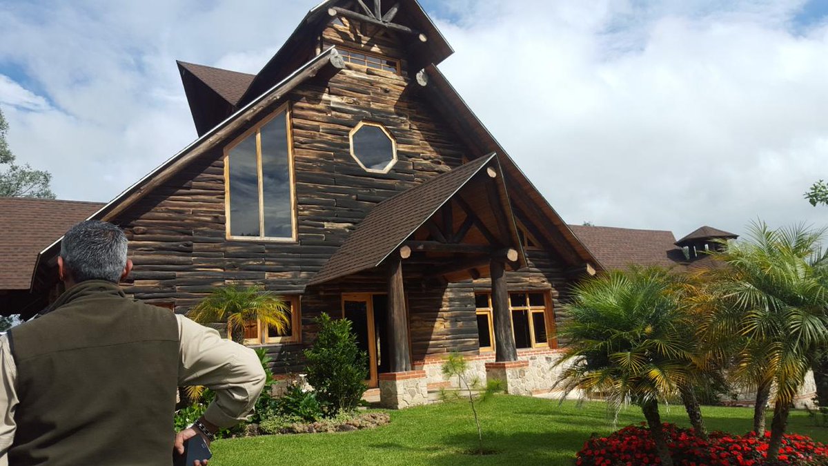 Douglas Cuevas (@dcuevas_gtv) on Twitter photo Los magistrados de la Sala Segunda de Mayor Riesgo ordenan devolver la finca Los Aguacates, vinculada al expresidente Otto Pérez Molina. El <a href="/MPguatemala/">MP de Guatemala</a> analiza presentar amparo contra la resolución que también da 3 días para la devolución del inmueble valorado en Q17 millones. Los magistrados de la Sala Segunda de Mayor Riesgo ordenan devolver la finca Los Aguacates, vinculada al expresidente Otto Pérez Molina. El <a href="/MPguatemala/">MP de Guatemala</a> analiza presentar amparo contra la resolución que también da 3 días para la devolución del inmueble valorado en Q17 millones.