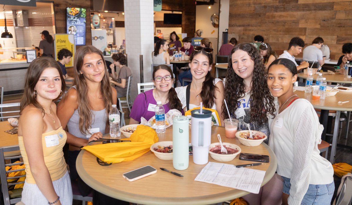 Summer Welcome Days are when future Profs meet their crew, get a feel for campus, and start picturing life here on campus. 🦉
 
Welcome to the #RowanPROUD fam! We’re so glad you’re here! 💛