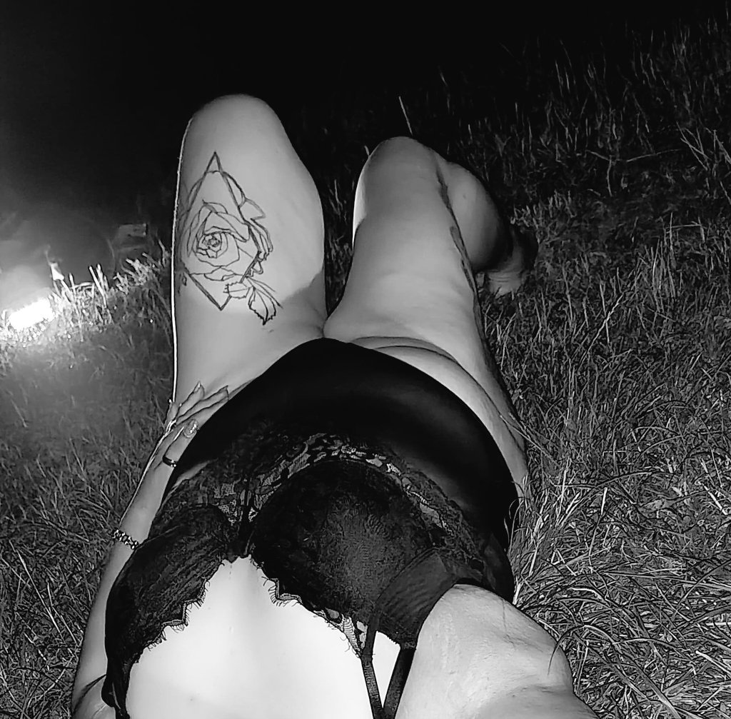 nyrelispulpeuse's tweet photo. Moi c’est Nyrélis, 33 ans, créatrice de contenu NSFW.
Femme ronde, nue, libre.
❌ Pas de live sur plate-forme 
💰 Tu veux + ? Tu paies.
Je vends du réel, pas des promesses.

#NSFW #FemmeRonde #OnlyfansFR #CréatriceDeContenu https://t.co/ctPrbgg6MK