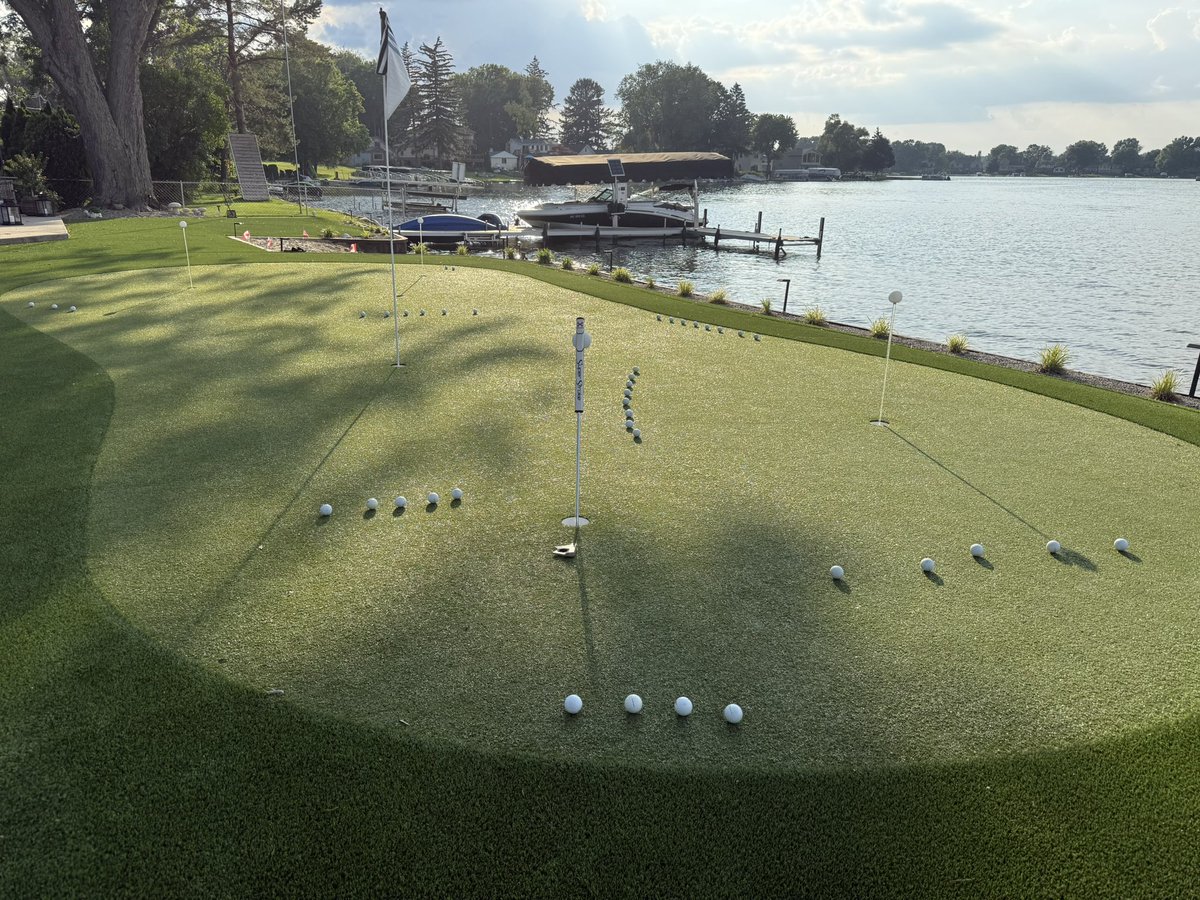 Panger40's tweet image. Just getting ready for @ctmascaro show later tonight. 42 ball putting drill 1st and then the @MiuraGolfInc sticks get a work out.