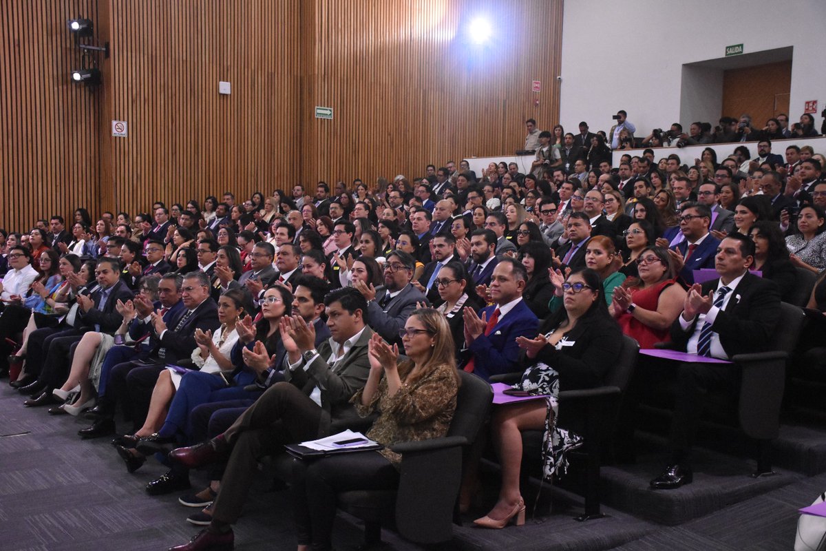 📸El INE inició hoy la entrega de Constancias de Mayoría a las personas Magistradas de Tribunales Colegiados de Circuito y Tribunales Colegiados de Apelación y de personas Juezas de Distrito que resultaron electas en la #ElecciónJudicial⚖️

▶️ youtube.com/watch?v=S761jd…