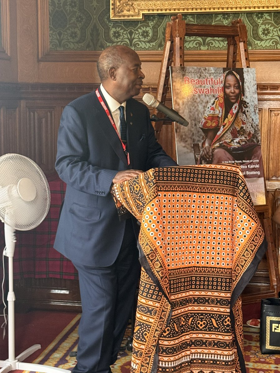 MbelwaK's tweet image. Leo jioni Ubalozi umeshirikiana na Taasisi ya Sema Jambo ya UK na Bunge la Uingereza kusheherekea Siku ya Kiswahili Duniani. Hafla hiyo inahudhuriwa na Waheshimiwa Mabalozi, Wabunge, wanazuoni, na wanadiaspora. Miongoni mwa wageni waliojumuika katika kuadhimisha siku ya…