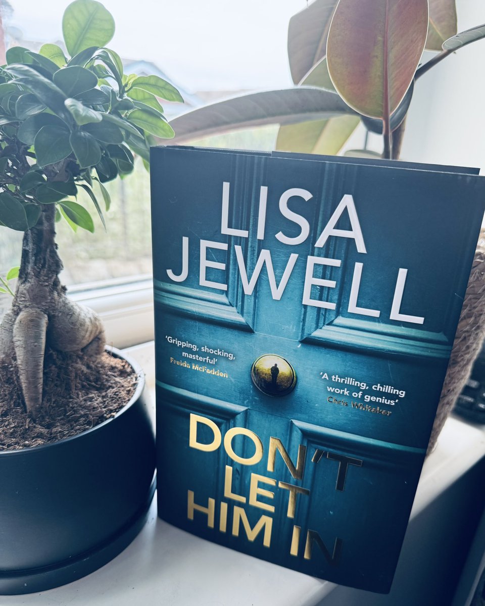 A_ndrew_Reads's tweet image. 📮Book Post!!📮
‘Don’t let him in’ by @lisajewelluk out today!! Can’t wait to start 😬