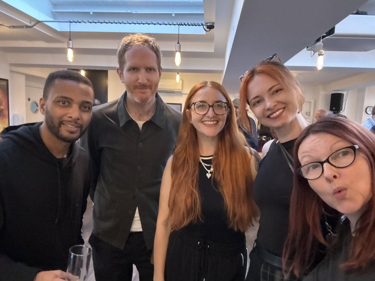 Cat Davies tweet media