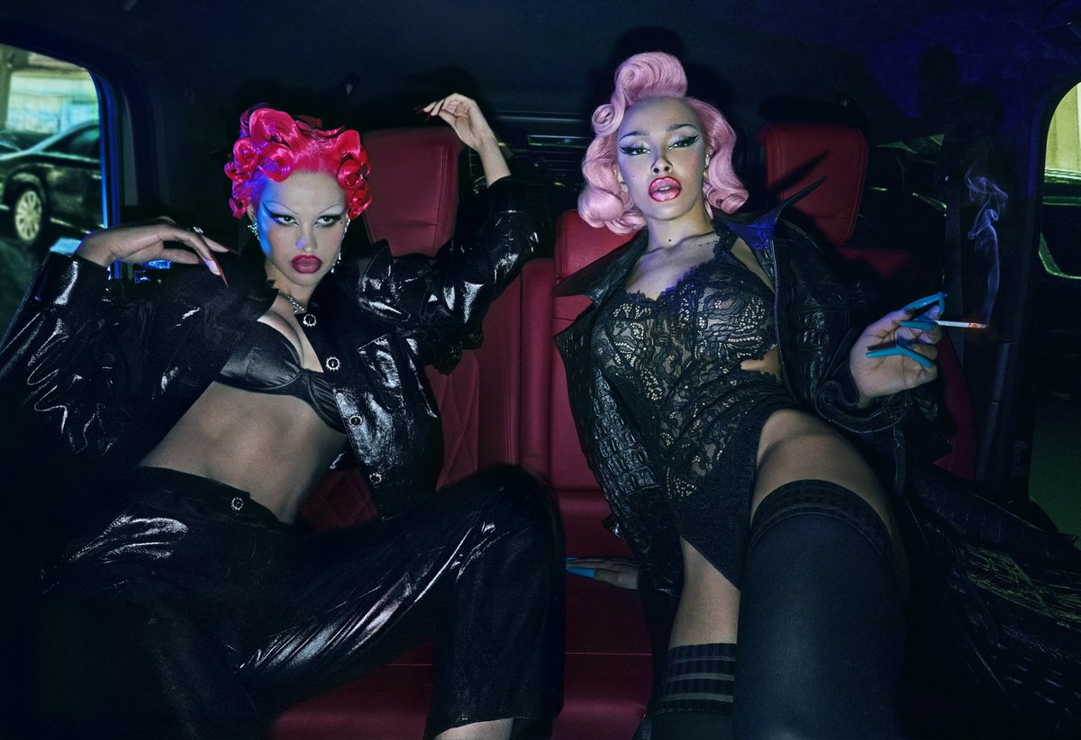 If looks could kill. 💋

Here’s a first look at one of the exclusive images from the Deluxe Edition of our V155 Fall Preview 2025 issue, featuring cover stars <a href="/DojaCat/">DOJA CAT</a> and #AmeliaGray—available now at shop.vmagazine.com.