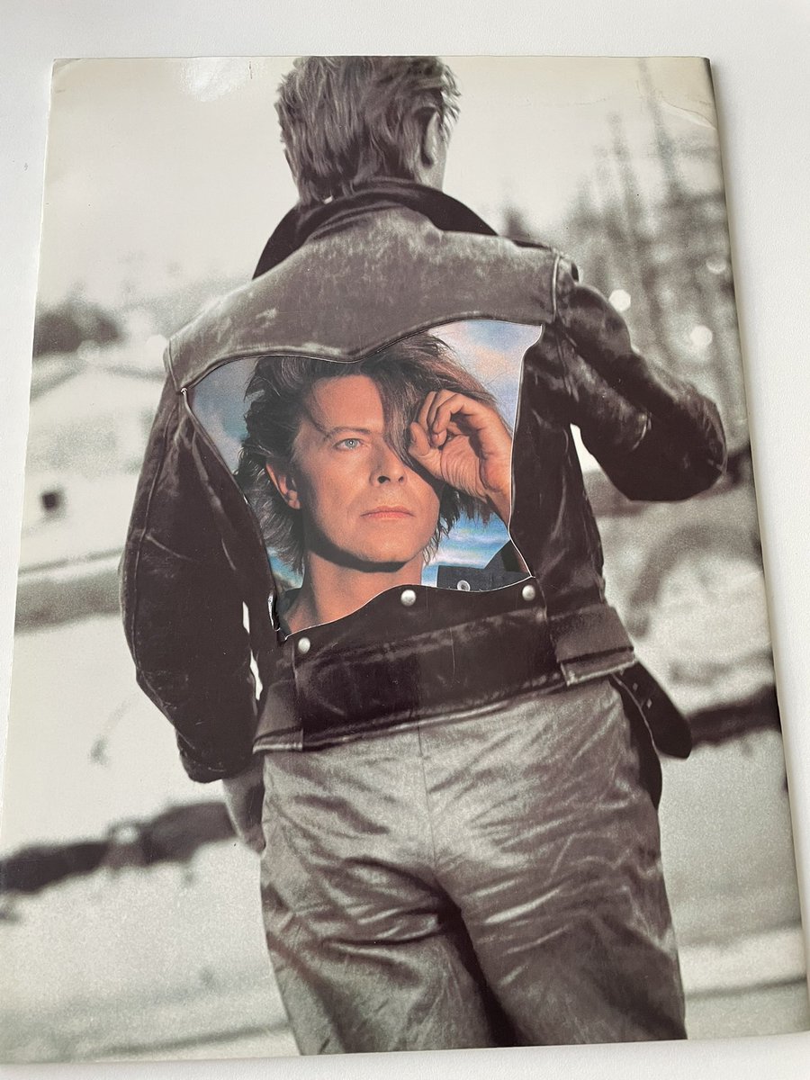DavidBowieColl's tweet photo. David Bowie tourbook in #MyBowieCollection https://t.co/w3tqJs7iGA