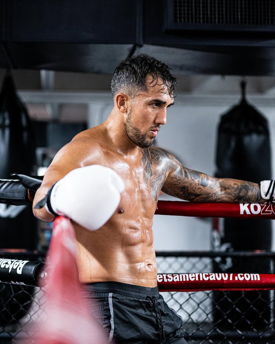 ¡OFICIAL! 🥊

El exufc y actual peleador de Karate Combat, el venezolano, Omar Morales hará su debut en el boxeo profesional en el peso súpermediano a 4 asaltos ante Josué Pirela (2-0 / 2 KO) el 1 de agosto en el Poliedro de Caracas 🥊🇻🇪

🤯 ¿Qué te parece?