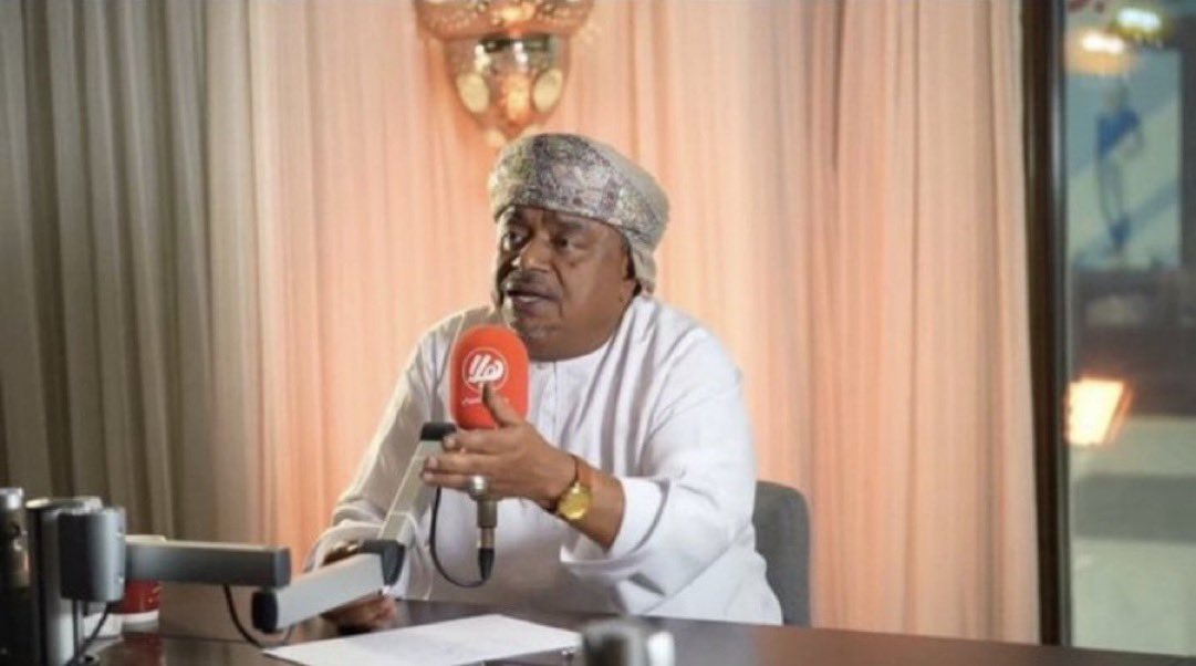 المحلل العماني #علي_مسعود_المعشني حذر من مغبة الثقة المفرطة بالإمريكان ومن عاونهم ، لذلك من الخطأ تأويل التحليل حسب الأهواء بهدف زرع الفتن والشقاق.
قال تعالى :
وَلَنْ تَرْضَى عَنْكَ الْيَهُودُ وَلا النَّصَارَى حَتَّى تَتَّبِعَ مِلَّتَهُمْ
صدق الله العظيم