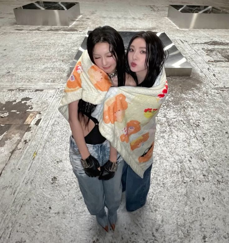 Celeste_senpaii's tweet photo. Europeans ReVeluvs the # event starts now so if you want to show to SM that we also want the Balance tour please use #BringBalanceTourToEurope and don't forget to @SMTOWNGLOBAL
@RVsmtown @LiveNationKpop
@MagicSoundKpop @ime_europe in your tweets !!! https://t.co/Q6zuCDb6X4