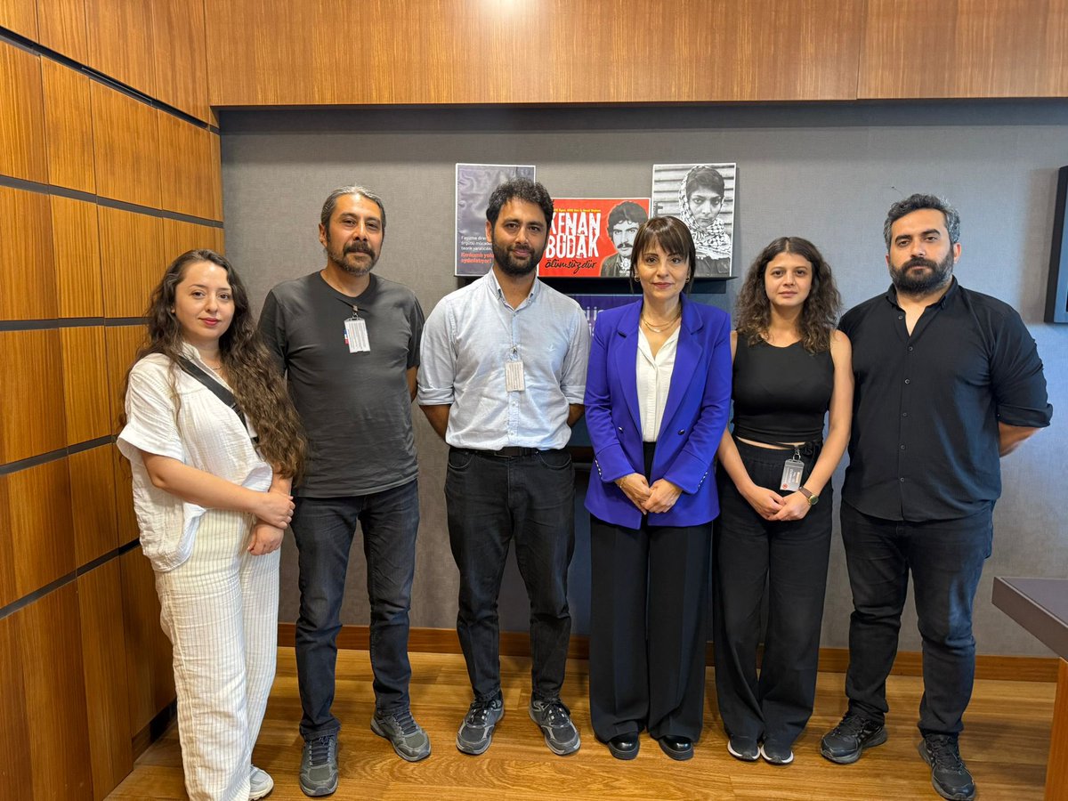 Ankara l TBMM Millî Eğitim, Kültür, Gençlik ve Spor Komisyonu Üyesi Sayın Kezban Konukçu ile gerçekleştirdiğimiz görüşmede, özel sektör öğretmenlerinin yaşadığı sorunları ve çözüm önerilerimizi aktardık. Taban maaş başta olmak üzere, öğretmenlerin temel özlük haklarına dair