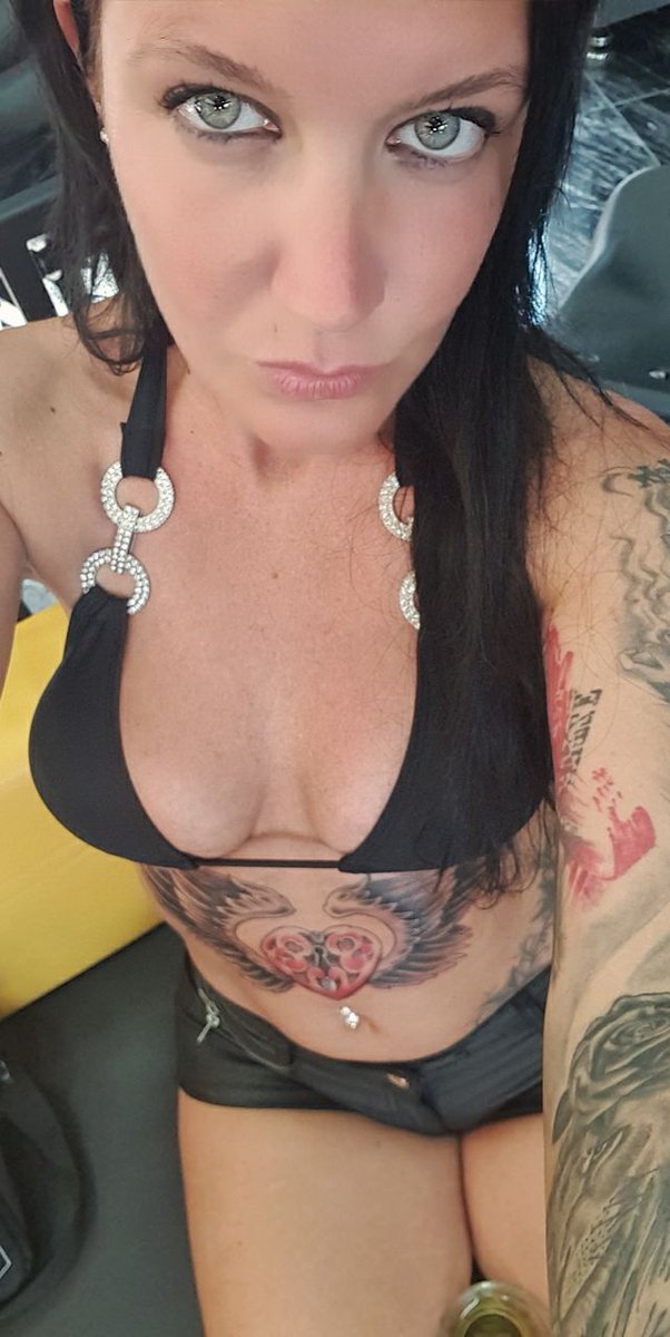 Es gab gehalt und hier meine Wunschliste also abdrücken angesagt🐷💰🧎🎁 amazon.de/hz/wishlist/ls…