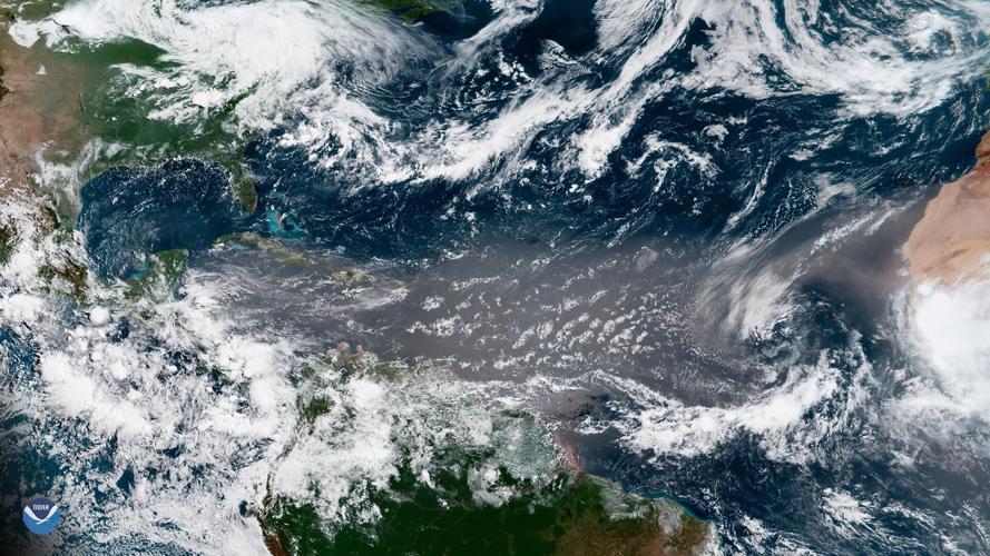 utmbhealth's tweet image. Saharan dust is expected to linger over Galveston County through July, which can pose challenges for people with asthma and allergies. Dr. Tripple, medical director of @utmbhealth adult allergy and immunology clinics, offers advice to help you stay safe. utmb.us/e6c