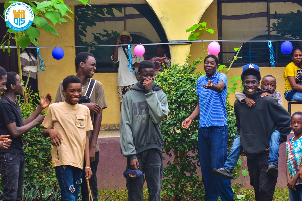 OlashoreSchool's tweet photo. #OISFunDay was a blast! 🎉
From games, movies, karaoke, and a bouncing castle to great food and laughter,  students and staff had an unforgettable day of fun and connection!

#SchoolLife #StudentExperience #TeamOIS #JoyInLearning #FunDayVibes #Admissionsopen #Oisredefined https://t.co/vzxAaCE5UU