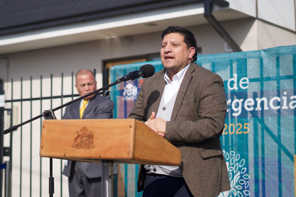 pjansana's tweet photo. 📍#Lontué | Delegado Humberto Aqueveque junto al @DPPCurico, Patricio Correa, y seremi @minvumaule, Pablo Campos, hicieron entrega en Lontué, Molina de 43 viviendas correspondientes al DS49 de la Villa Don Sebastián 3 🏡. https://t.co/JrJWlijVqc