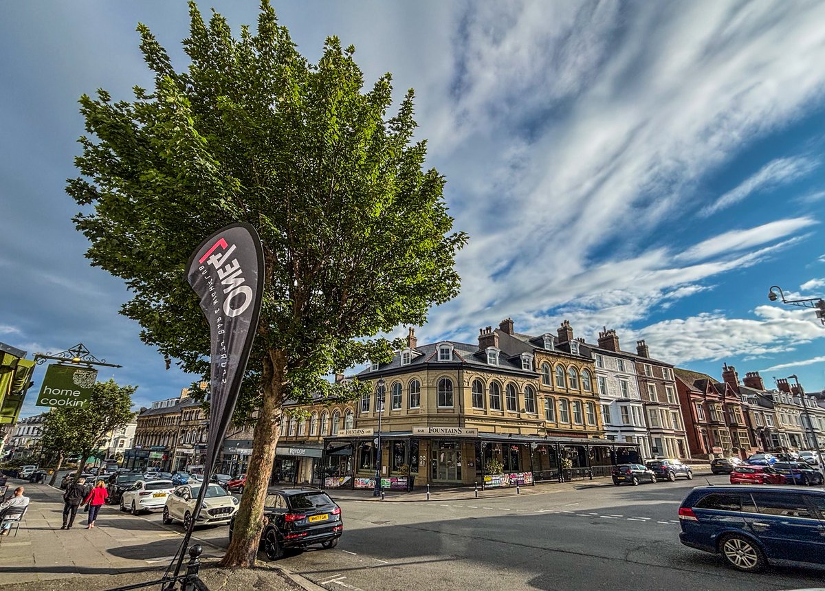 Thursday night in Llandudno… a panoramic view from Upper Mostyn Street towards Llewelyn Avenue.