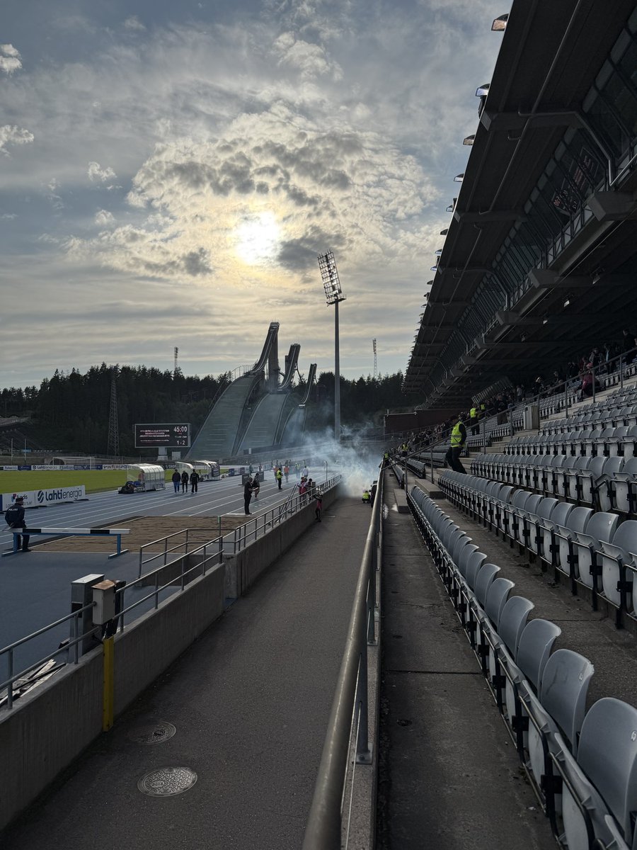 fc_travel_ tweet media