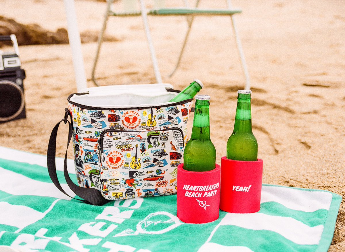 tompetty's tweet image. I feel summer creepin’ in
Shop summer essentials in the Tom Petty store. store.tompetty.com