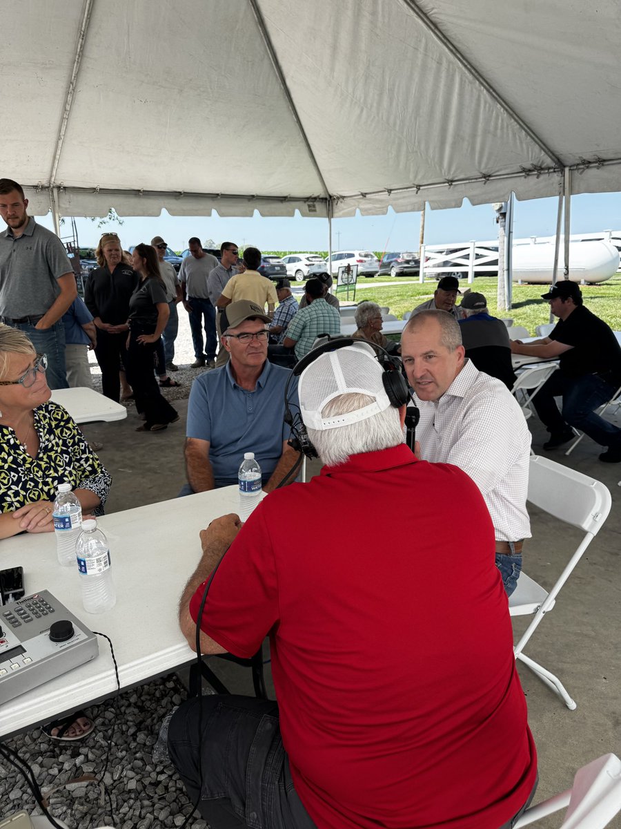 Today, we presented the 195th Wergin Good Farm Neighbor Award to Tim and Cindy Kaldenberg, and family!
 
“The Kaldenbergs exemplify leadership by promoting &amp; supporting agriculture both locally &amp; globally,” said Secretary Naig….”

Continue Reading: bit.ly/Kaldenberg