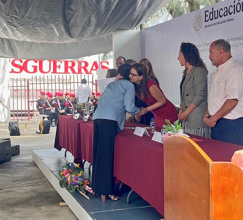 pattygmiranda's tweet photo. En cada esfuerzo suyo hay un sueño que se acerca. Gracias por dejarme acompañarles en su crecimiento. Siempre van a contar conmigo. Los tengo en mi ❤️. #Querétaro
#TalentoCECATI https://t.co/qh4jp29gVB