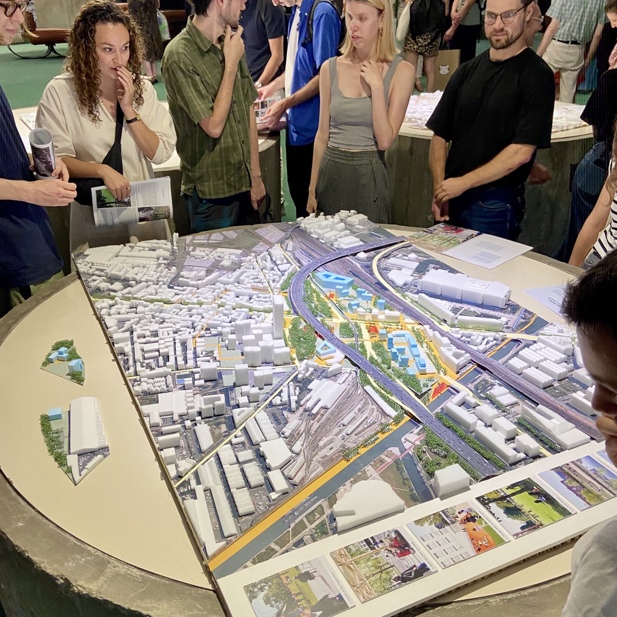 FrancoisDagnaud's tweet image. L’épisode caniculaire actuel nous rappelle l’urgence d’adapter nos villes. À la Porte de la Villette, nous faisons le choix d’une place perméable : écologiquement, géographiquement et socialement. Rendez-vous mardi prochain pour en parler ensemble en réunion publique !