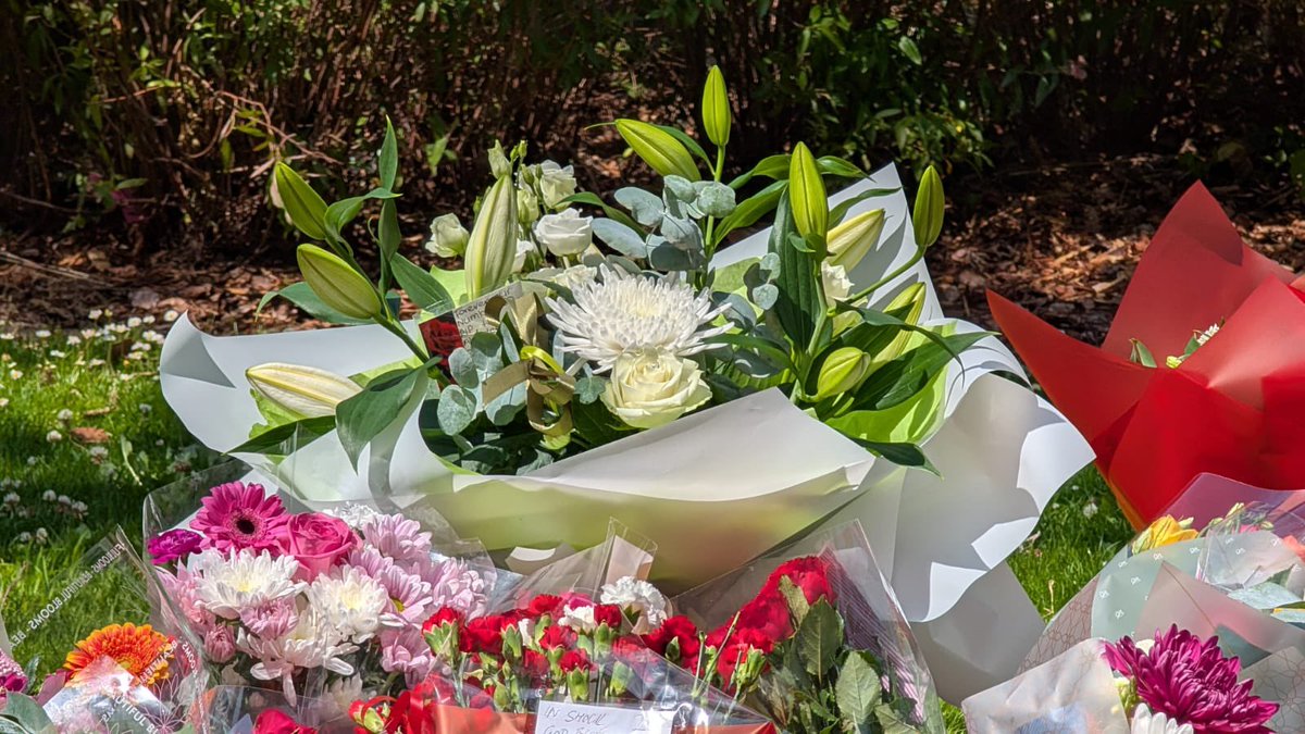 AOLSC's tweet image. The flowers we left at Anfield in memory of our number 20, very emotional day #DiogoJota