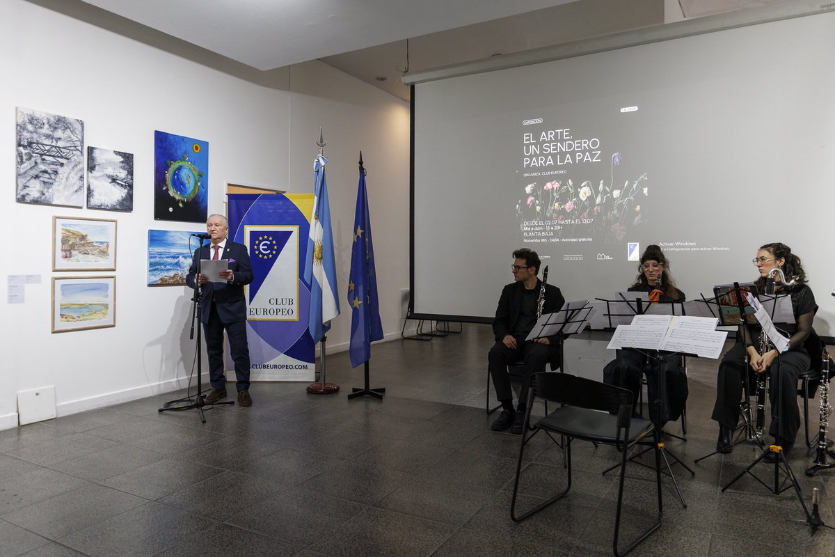 El Club Europeo en Conjunto con el Museo del Bicentenario, organizó el primer Vernissace de pintores Argentinos descendientes descendientes de países de la Unión Europea,  19 países fueron representados por sus pintores. Gracias por participar en evento único en su tipo.