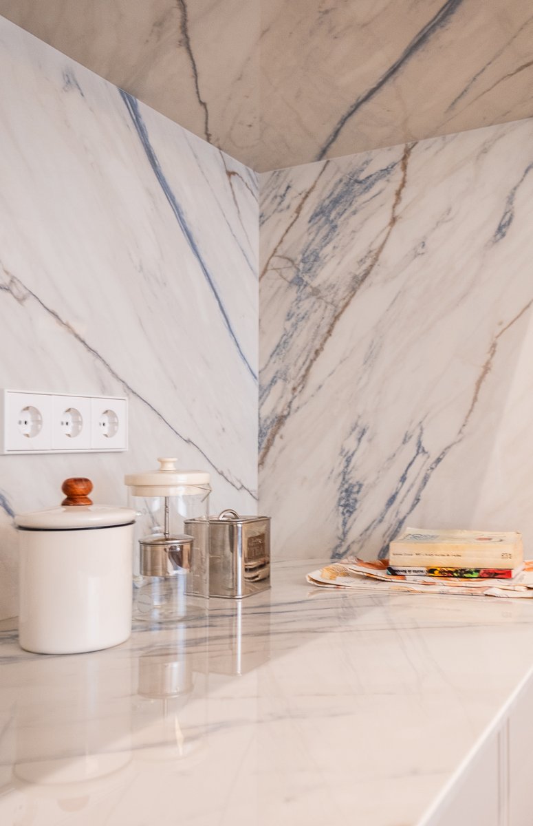 RHINO_Invest's tweet photo. ¿Estáis preparados para lo que viene?

4 dormitorios (todos con su cuarto de baño "en suite"), cocina independiente, "family room", aseo de invitados, cuarto de lavado, terraza, trastero y plaza de garaje. 

Al lado del Parque del Retiro. 

Stay tuned

#sevende #forsale #Madrid https://t.co/Umjc4cuZeS
