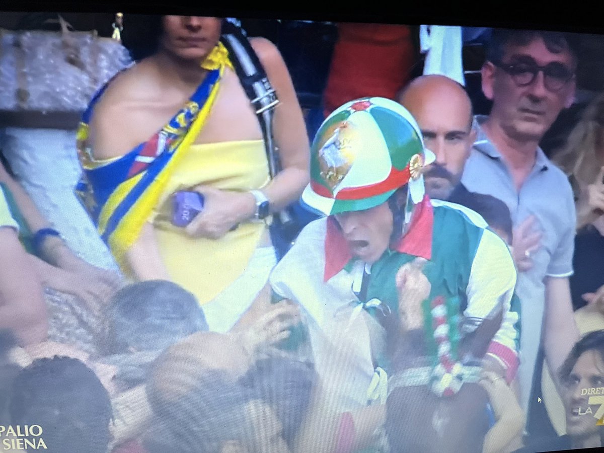 MarcoPedde's tweet photo. La Nobile Contrada dell’#Oca con #Diodoro e il fantino Giovanni #Atzeni detto #Tittia vincono il #PaliodiSiena del #2luglio 2025.
Ultima vittoria: 16 agosto 2023 https://t.co/XJ9gYAwAgH