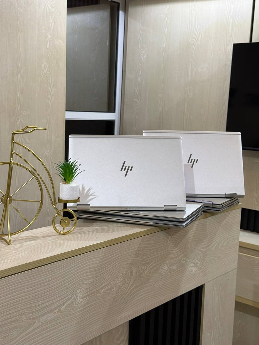 MajekOluwaseun's tweet image. #HPEliteBook

HP EliteBook 1030 G3 x360 - N450,000

Core i5 
8GB RAM
8th Gen
13 inches 
256GB SSD
Fingerprint Reader
FaceID Unlock
Keyboard Light

PAYMENT VALIDATES YOUR ORDER; FOR WHATSAPP: 07051425455

Morayo | Old Guard 2 | IT IS DONE
