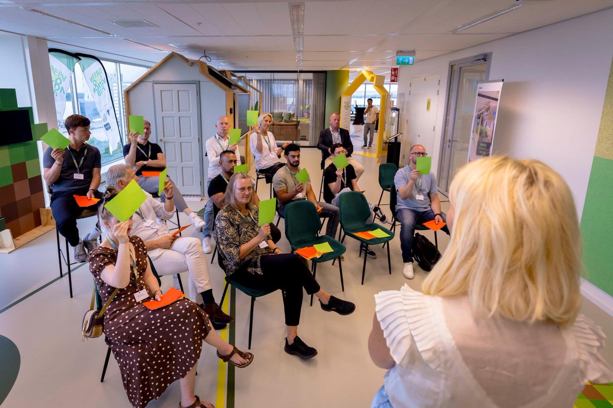 Almere barst van het talent, de ambitie en de ideeën. 🚀 
Bij Changemakers van UPALMERE!, een programma van de gemeente dat ondernemers ondersteunt leerden start-ups, scale-ups, ondernemers en jong talent over de vraagstukken bij groei van ondernemingen 💡