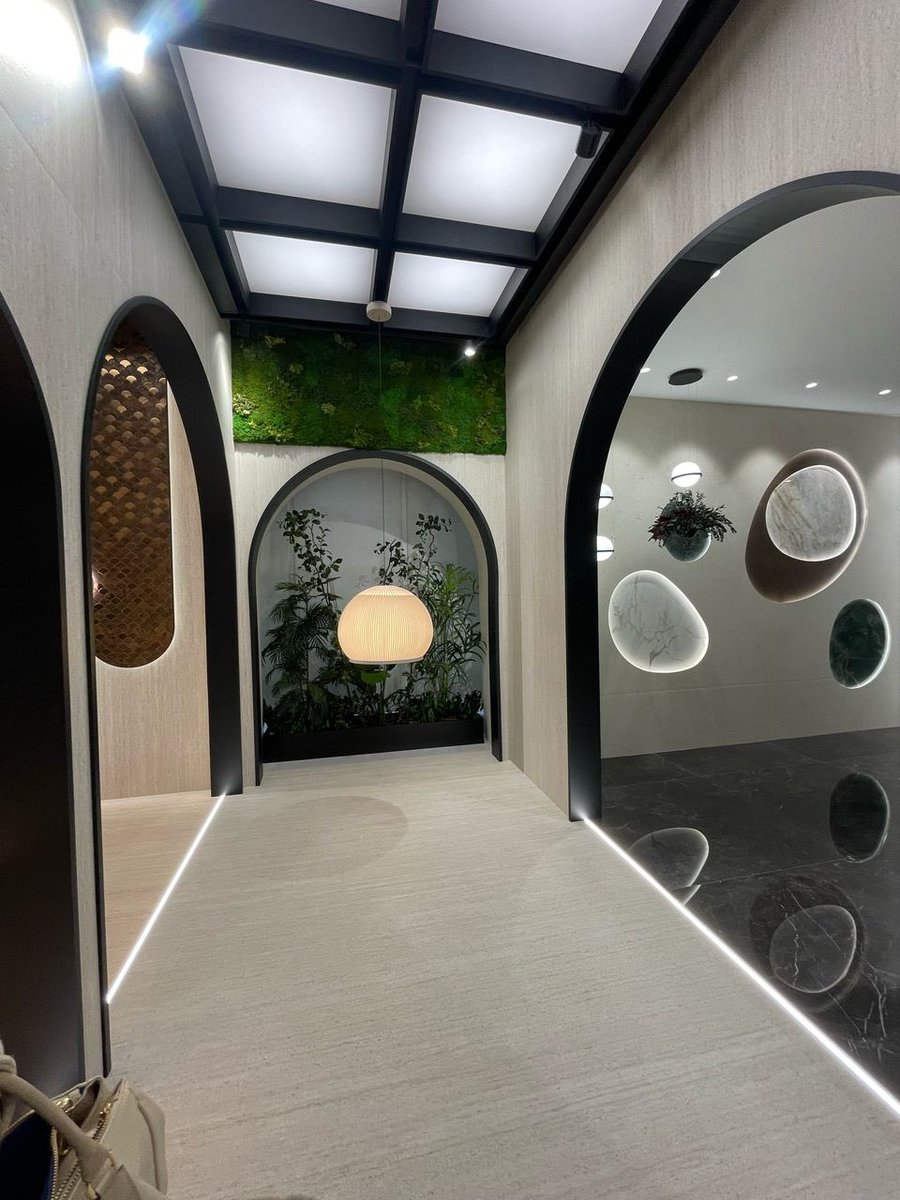 ITheophile_'s tweet image. When I visited this Architecture show room in Spain 🇪🇸:
I got opportunity to learn on how spaces are not just for displaying items but also for creating an engaging experience that helps visitors understand and interact with the design concepts.