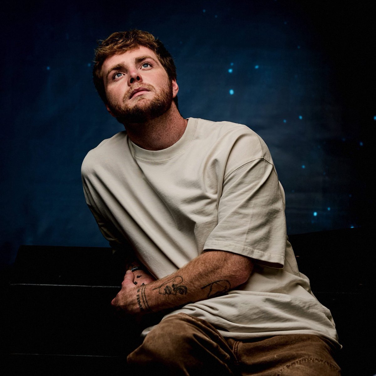 BillieSpotify_'s tweet image. Alex Warren revealed that his dream collaboration is Billie Eilish.

— He wrote a song with her in mind.