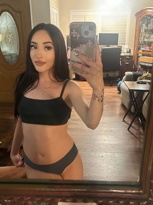 Bianca Marie - do u prefer photos📸 or videos🎥? ill send ur choice in dms https://t.co/IMv1NXjKV5