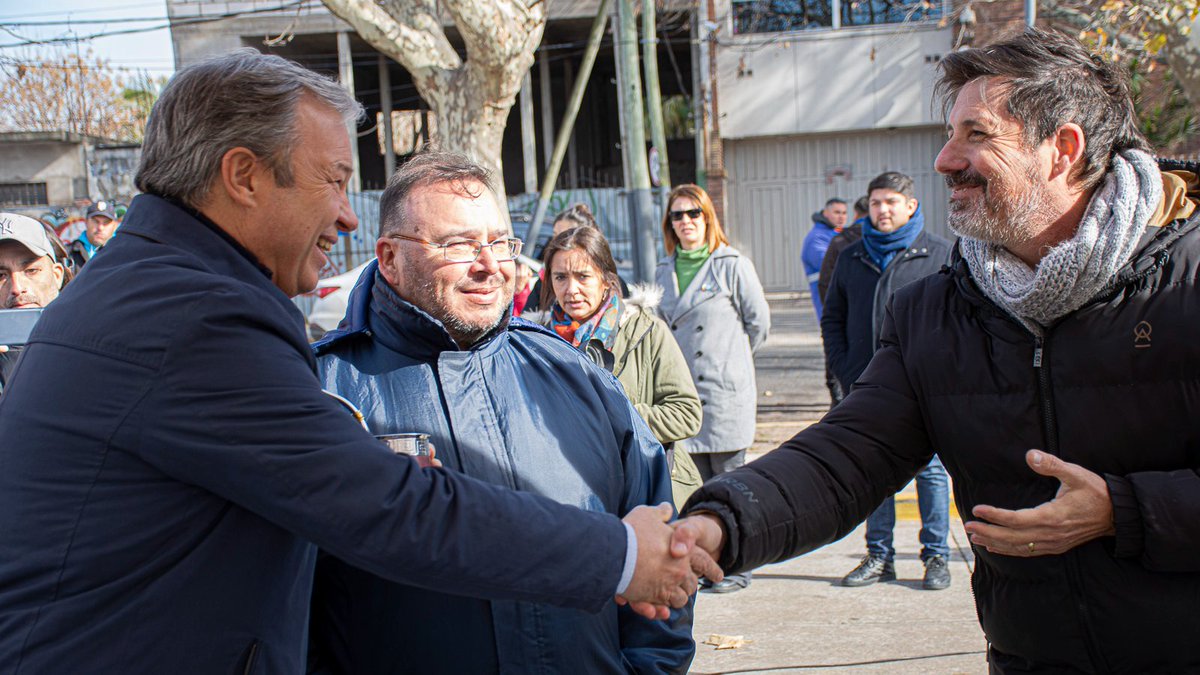 CascallaresPJ's tweet photo. El operativo interministerial “Organizar Comunidad” es posible merced al trabajo articulado entre @MinDesarrolloBA y el equipo de @BAProvincia con @MunicipioBrown.  
El resultado es la posibilidad de acercarle más y mejores servicios a los vecinos.    

#BrownConVos https://t.co/ldelQs79GM