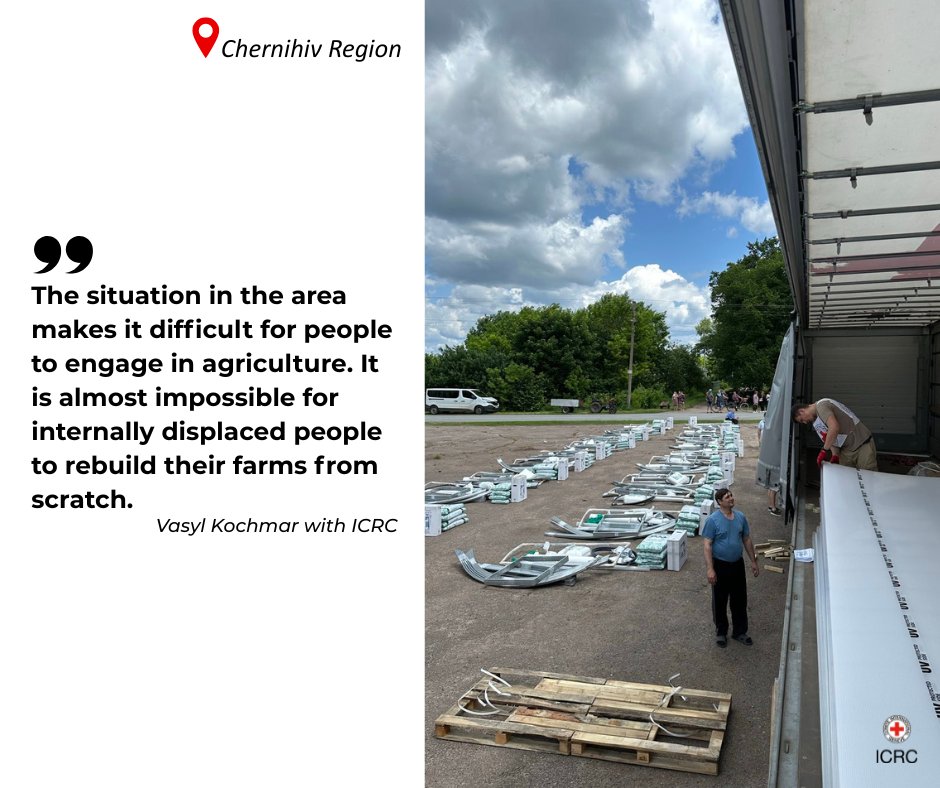 ICRC_ua's tweet image. Our colleague Vasyl and his team recently visited Snovska community in Chernihiv Region.
As part of an agricultural project, we delivered 176 greenhouses to help people earn livelihoods and support each other.
More here 👇