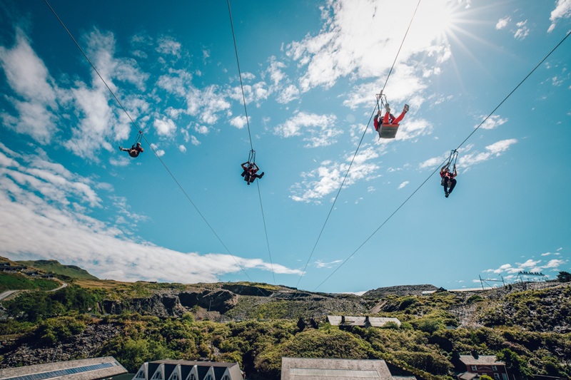 TheGl0beTrotter's tweet photo. 🚨 #COMPETITION ALERT 🚨
Win 2 tickets to Titan at @ZipWorldUK  Llechwedd – a double zip line adventure over an old Welsh quarry! 🪂

👉 Like, follow &amp; enter now!
https://t.co/SPZGjLcH4h

#Giveaway #ZipLineWin #WinWithUs #ZipWorld https://t.co/913NIcznRK