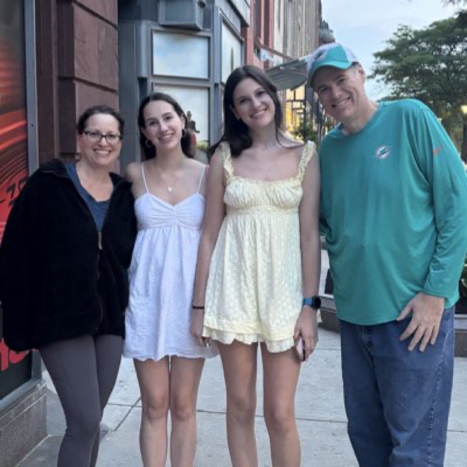 finatic1972's tweet photo. Big E is still waiting for the call to let him know they found a match! WE CAN MAKE a DIFFERENCE‼️ The more we circulate this, the better his chances are!!! LET’S DO THIS for @ian693  and his beautiful family🫶🏽 #PhinsUp https://t.co/64QXy11Q5z