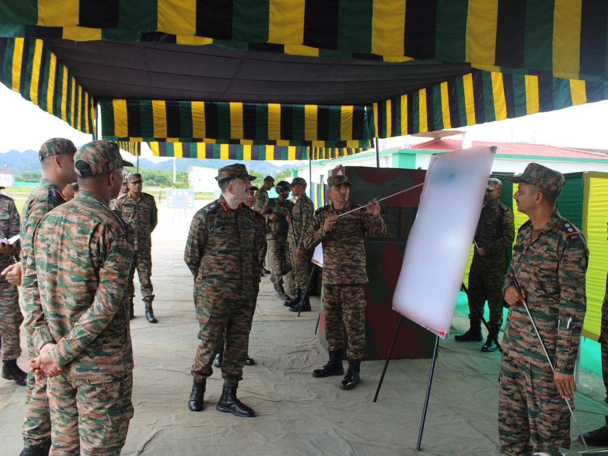 Spearcorps's tweet photo. Lt Gen Abhijit S Pendharkar, GOC #SpearCorps, visited #IndianArmy units in forward areas in #ArunachalPradesh and reviewed their operational preparedness.

The Corps Commander viewed the new generation equipment, witnessed the integration of Drone operations in tactics and lauded the technological prowess and training at the Drone Pilot School in boosting frontline capability.

The GOC also interacted with troops and complimented them for their professionalism and high morale.

Lt Gen Abhijit S Pendharkar, GOC #SpearCorps, ने #ArunachalPradesh के अग्रिम क्षेत्रों में #IndianArmy की इकाइयों का दौरा किया और उनकी परिचालन तैयारियों की समीक्षा की।

Corps Commander ने नई पीढ़ी के उपकरणों की समीक्षा की, रणनीति में ड्रोन संचालन के एकीकरण को देखा और फ्रंटलाइन क्षमता को बढ़ाने में ड्रोन पायलट स्कूल में त��नीकी कौशल और प्रशिक्षण की सराहना की।

GOC ने सैनिकों के साथ बातचीत भी की और उनकी व्यावसायिकता और उच्च मनोबल के लिए उनकी सराहना की।

@adgpi
@easterncomd

Facebook - https://t.co/0ZMuszVIPs

Instagram - https://t.co/TlAwaSZaLo