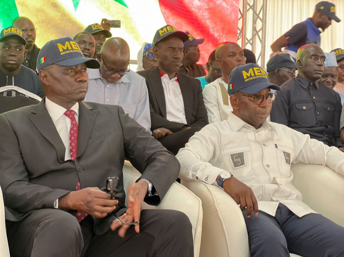 Aujourd’hui à Sédhiou, nous avons posé la première pierre du Programme d’Urgence de Remplacement des Abris Provisoires (PURAP). Par ce geste fort, nous avons enclenché une dynamique nouvelle : remplacer, partout au Sénégal les abris provisoires encore en usage dans notre système