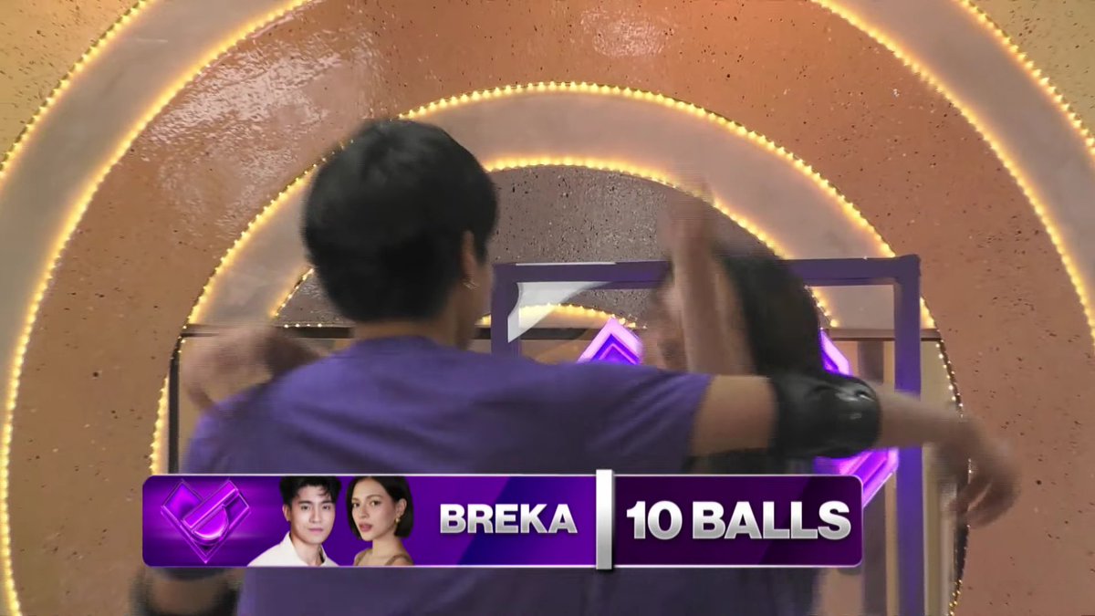 PBBabscbn's tweet photo. Congrats BreKa, at kayo ang unang nakatapos sa unang parte ng 1 Million Vote Challenge! 🙌

#PBBCollabFirst1MChallenge https://t.co/OnAR6dyTiJ